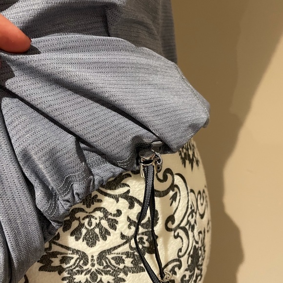 Lululemon Workout Top - Picture 6 of 6